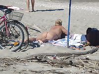 Older nudists on beach! Amateur!